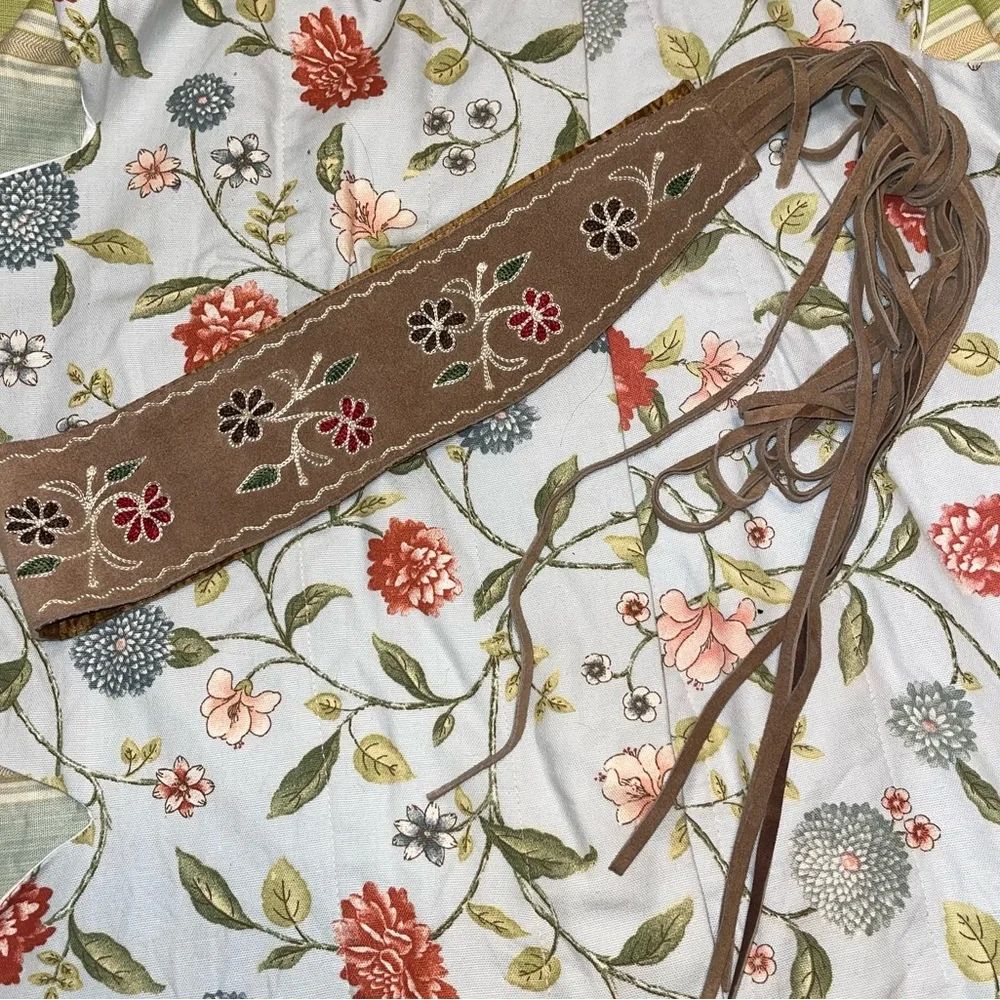 Leather Floral Embroidered Floral Stitched Belt